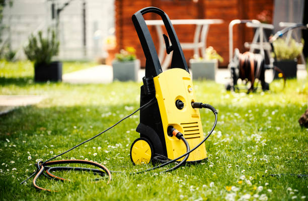 Best Pool Deck Cleaning  in Sumner, IA